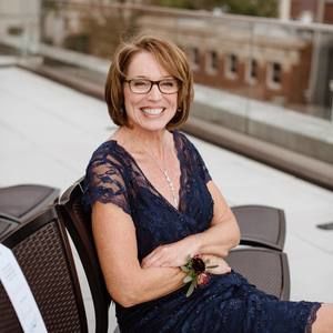 Meet your Posher, Dana